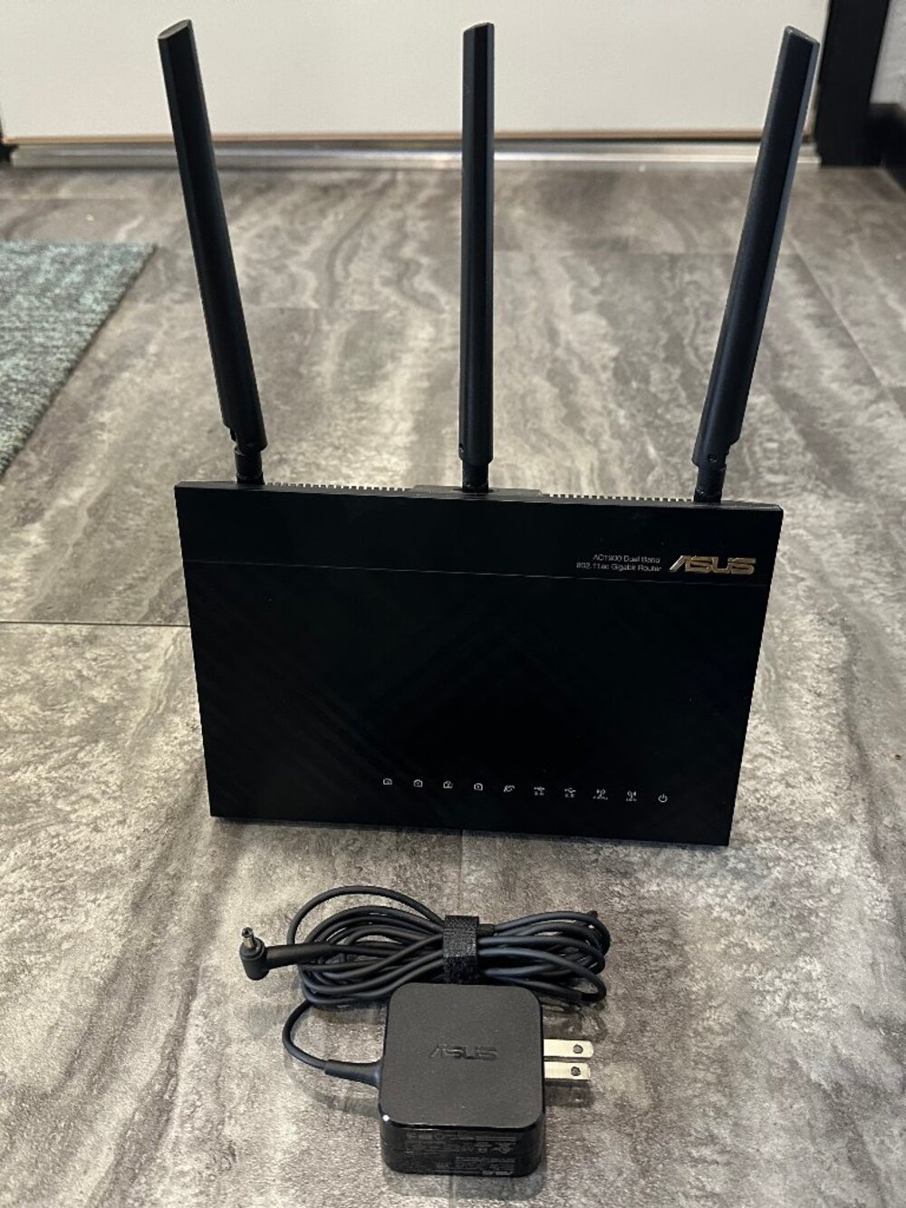 AC1900 Dual Band Gigabit WiFi Gaming Router with MU-MIMO